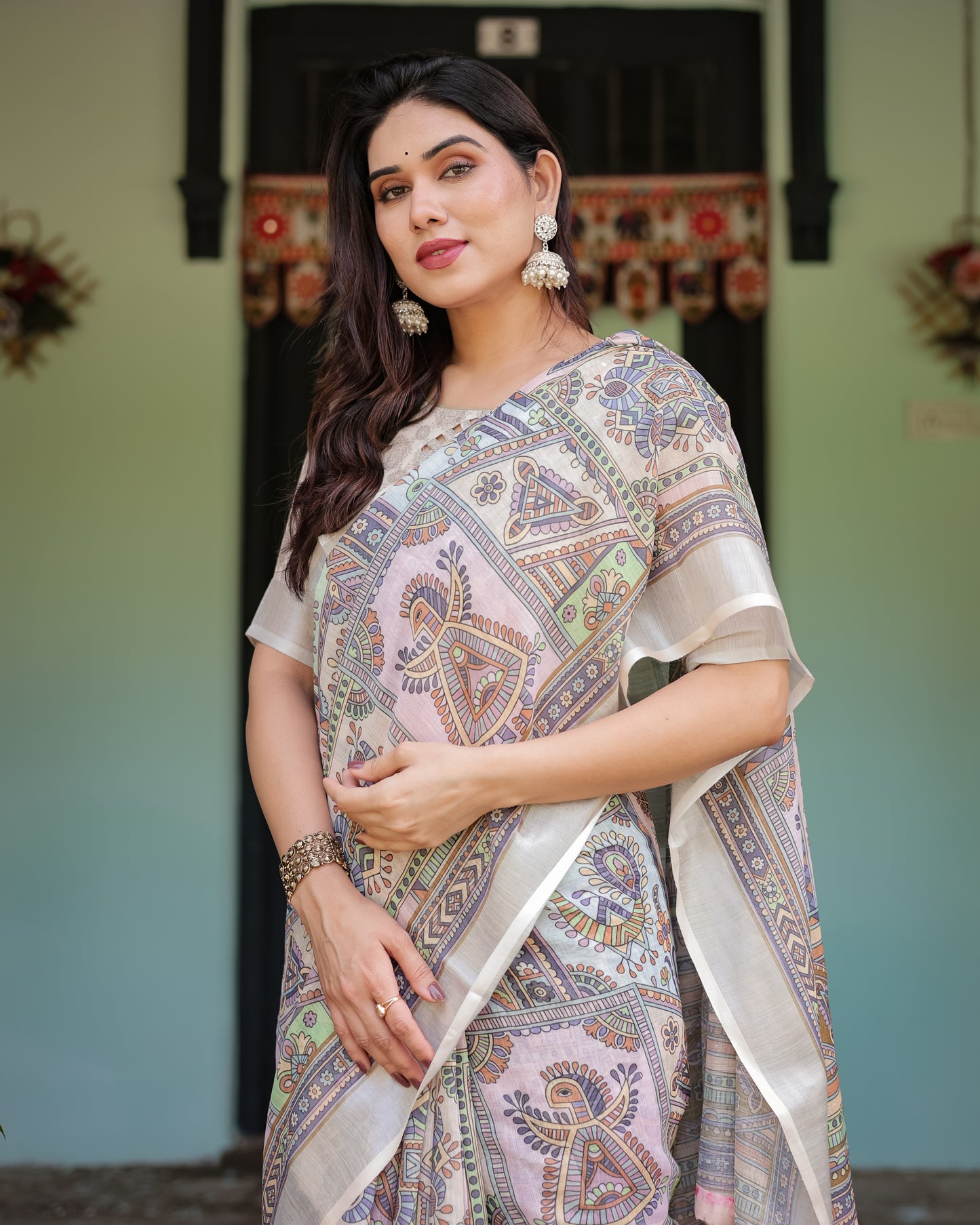 Artistic Charm Pure Linen Saree With Tassels.
