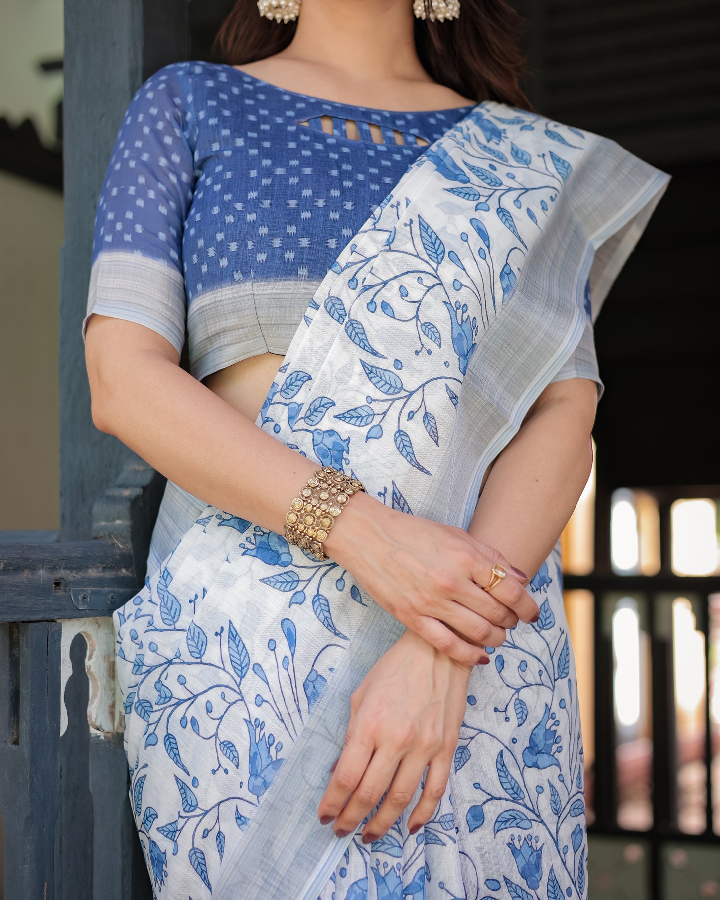 Floral Blues Pure Linen Saree with Tassels.
