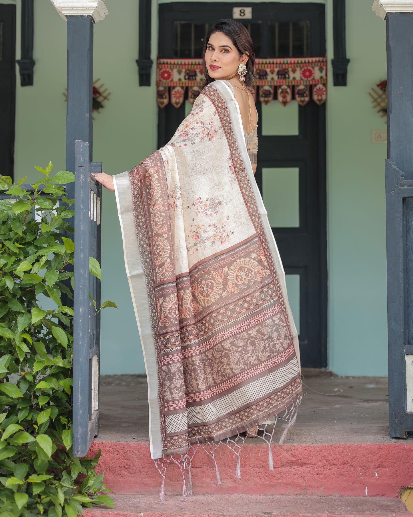 New Designer Elegant Beige Linen Saree.