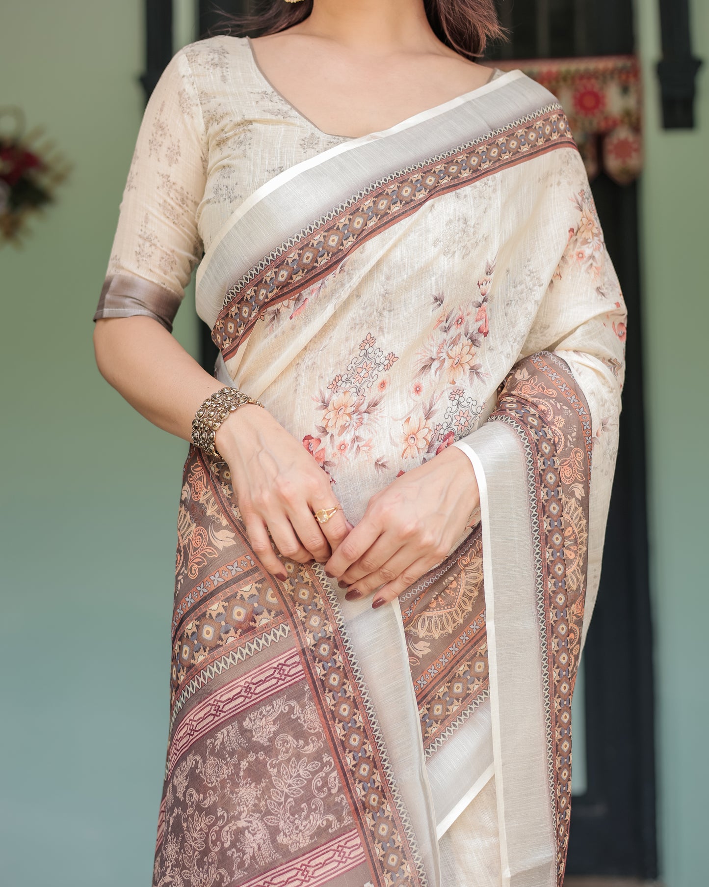 New Designer Elegant Beige Linen Saree.