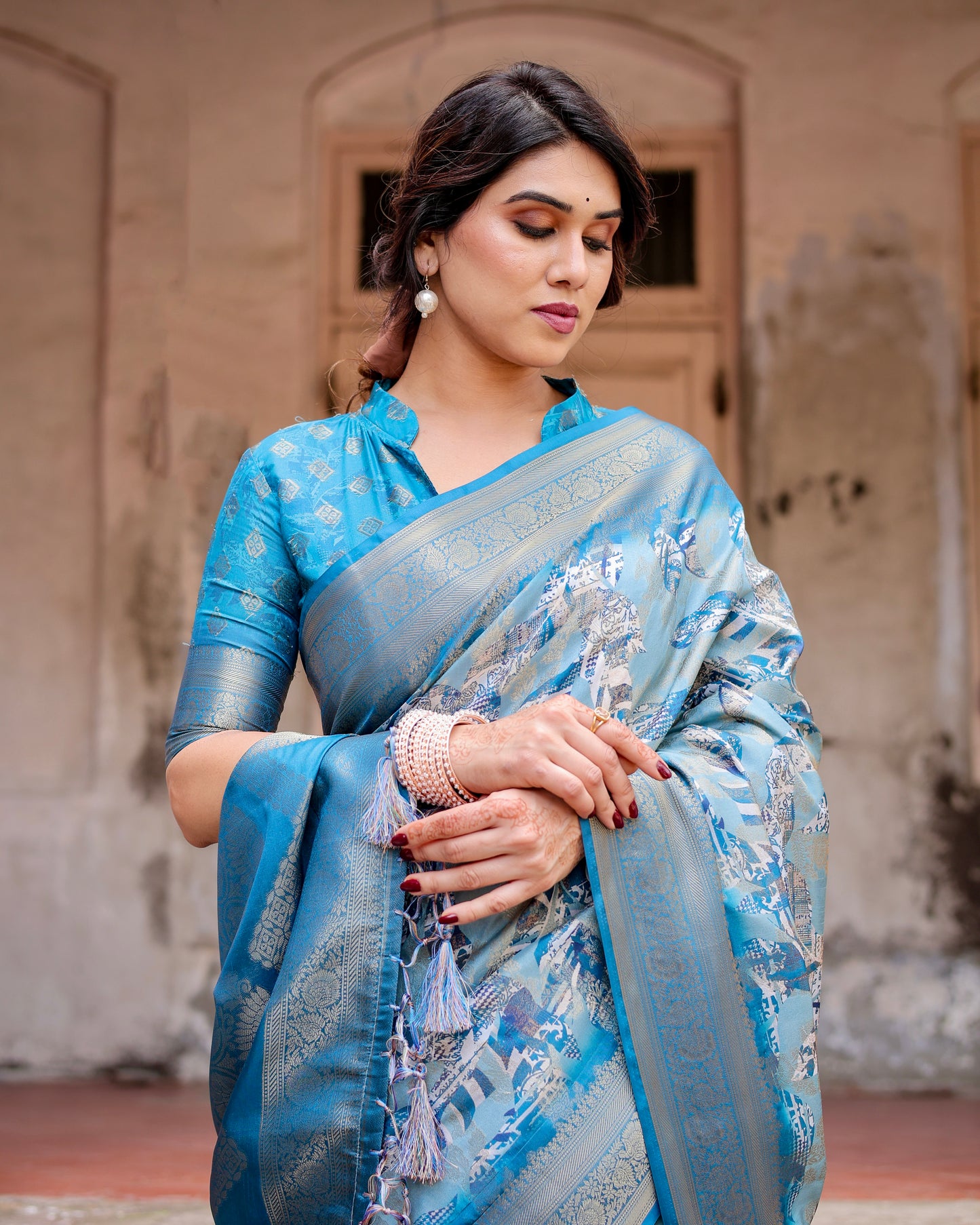 Luxurious Mesmerizing Blue Banarasi Elegance!
