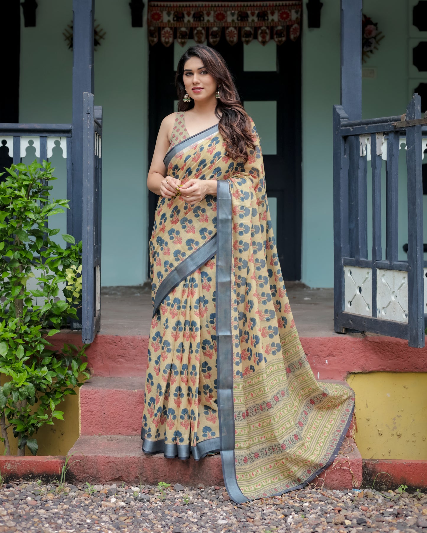 Classic Charm Pure Linen Saree with Tassels.