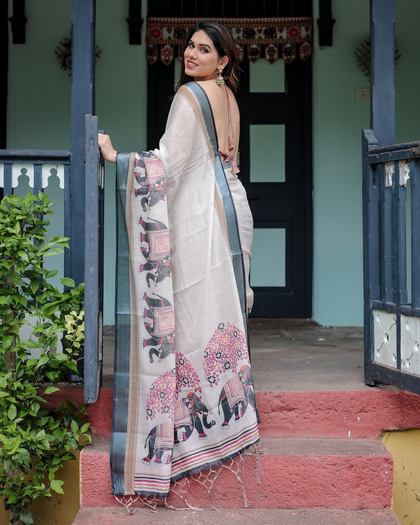 Majestic Pure Linen Elegant Off-white With A Grey Saree.