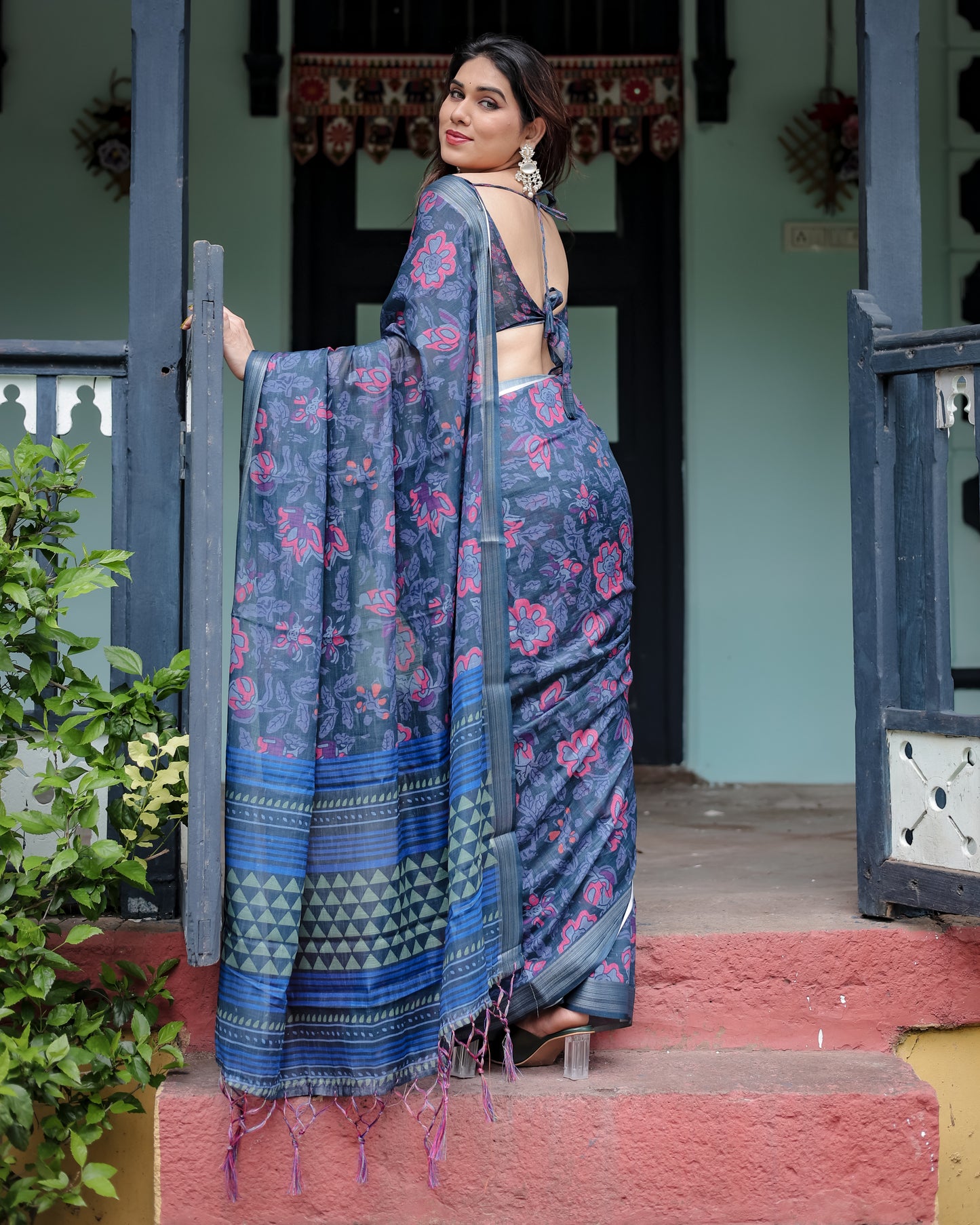 Adorable Designer New Pure Linen Saree with Tassels.
