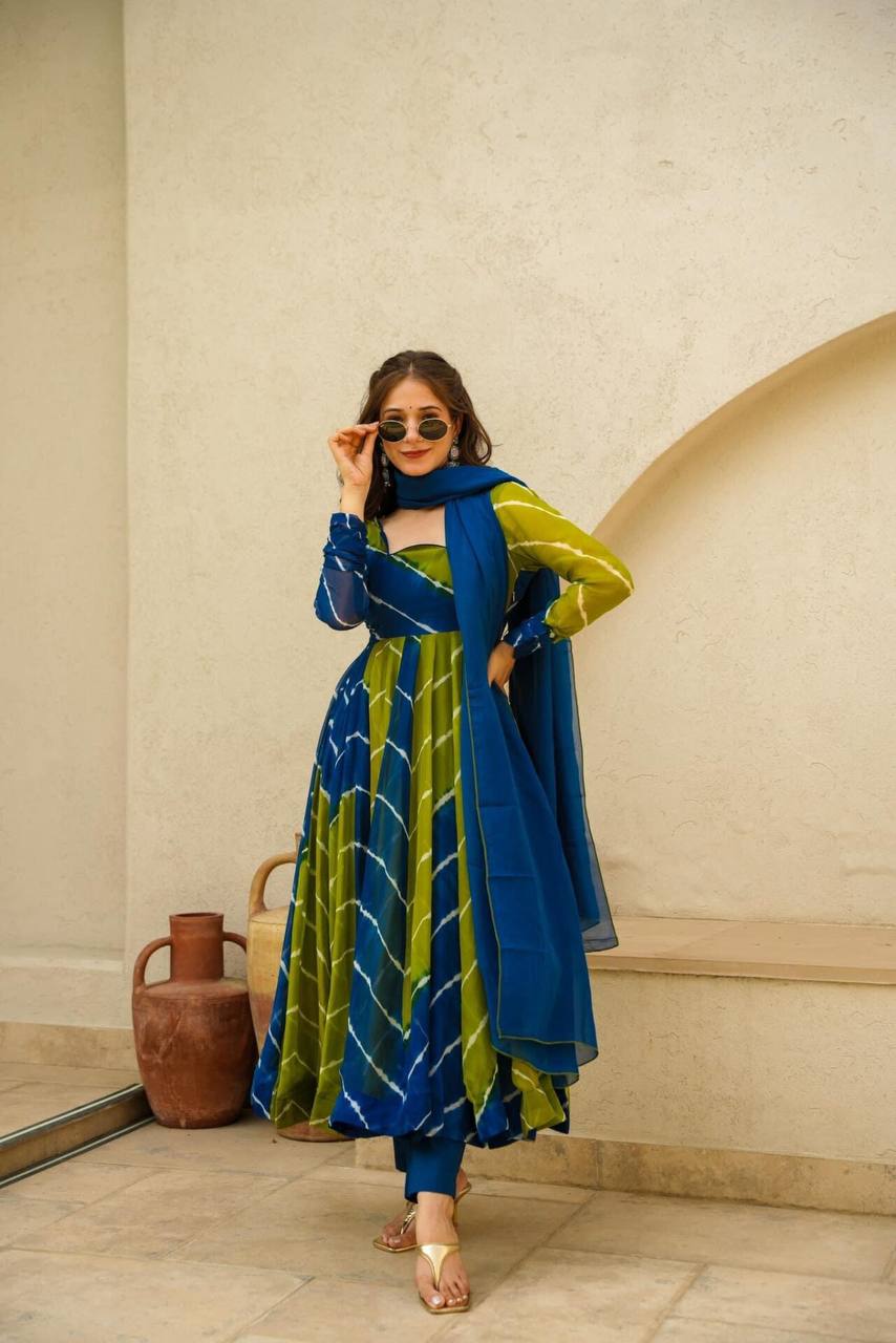 Mehendi Function Special Lehriya Print Beautiful Outfit.