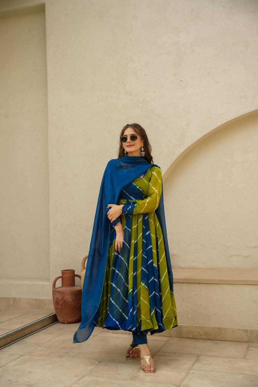 Mehendi Function Special Lehriya Print Beautiful Outfit.