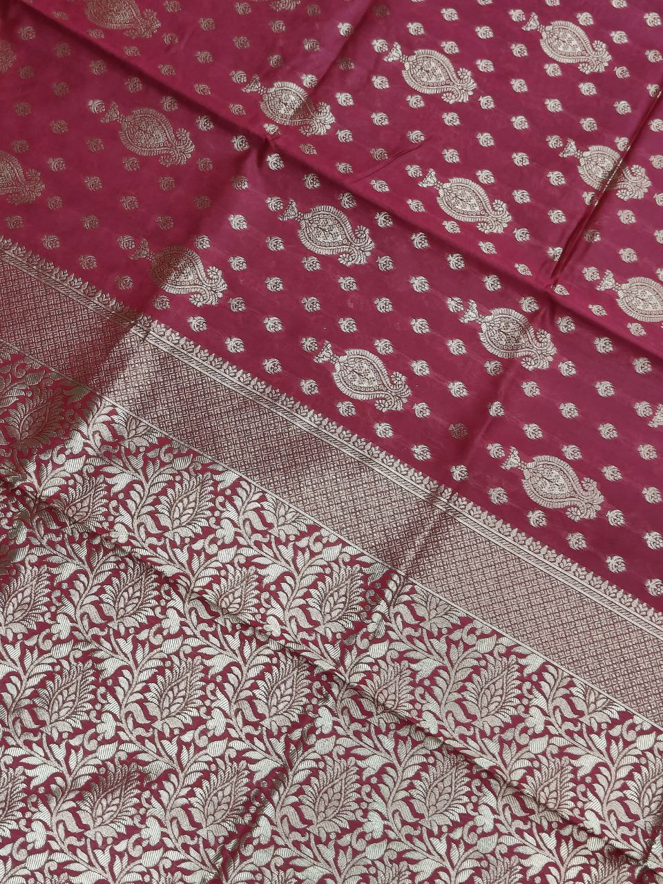 Most Beautiful Traditional Designer Saree Collection.