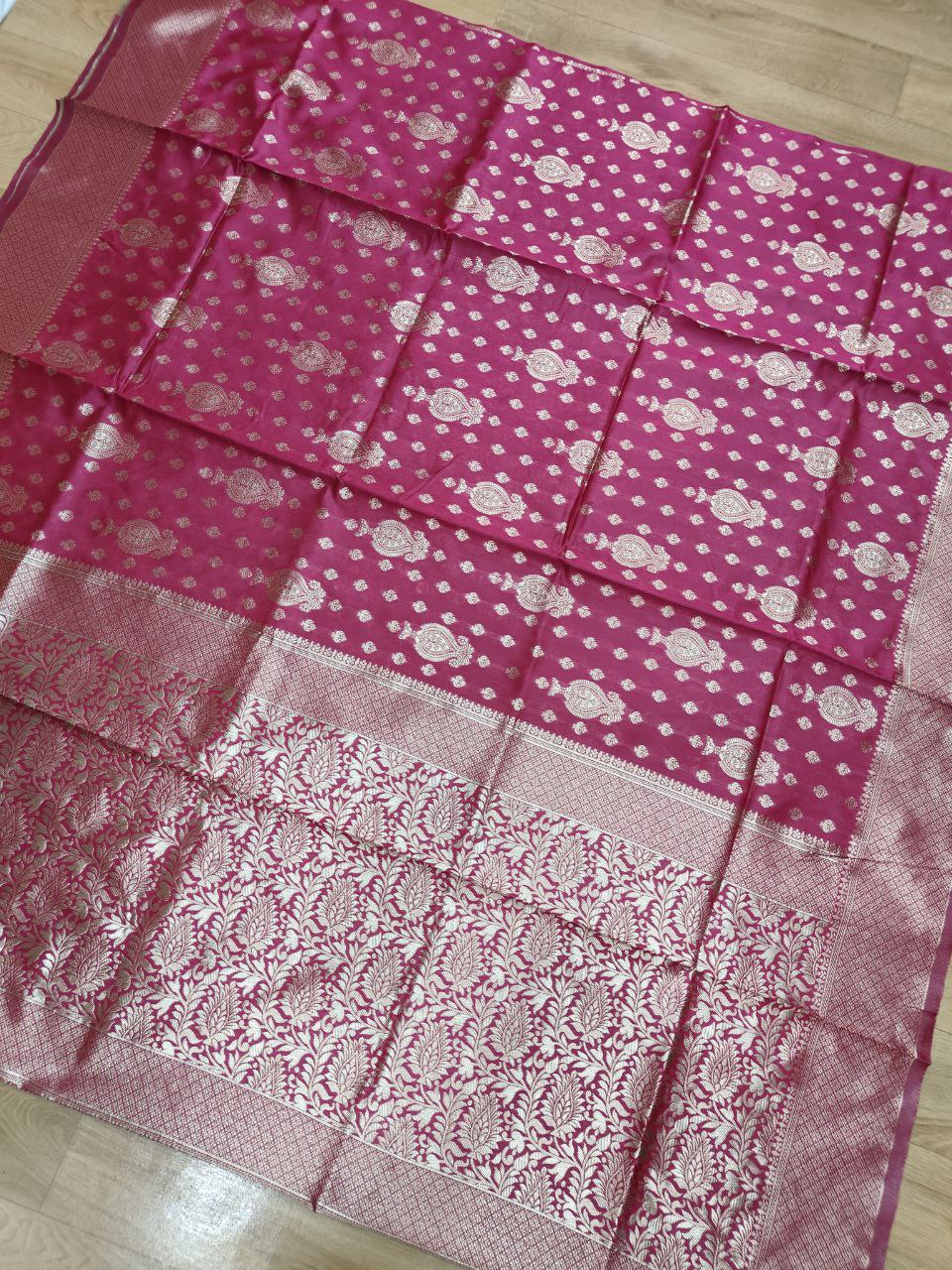 Most Beautiful Traditional Designer Saree Collection.