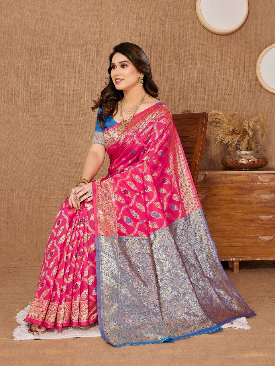 Beautiful Rich Pallu , Pink color kanjiwarm Work Banarasi Silk Saree.