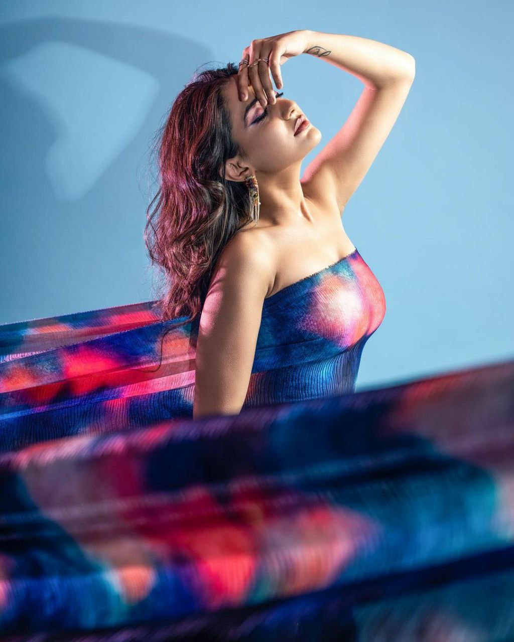 Gorgeous Party Wear Premium Crush Georgette Saree Collections.