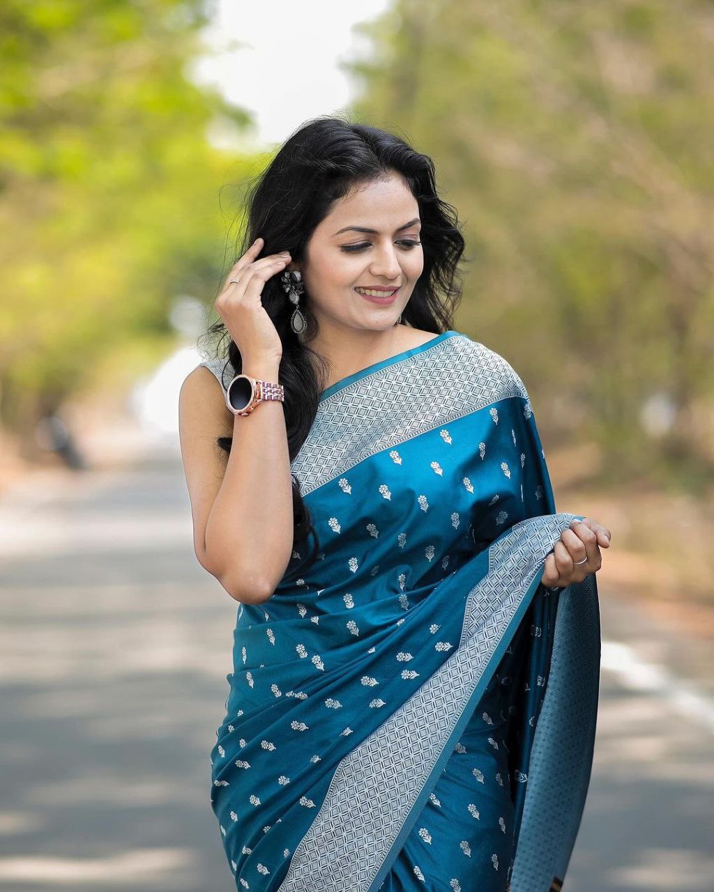 Latest New Party Wear Banarasi Soft Silk Saree.
