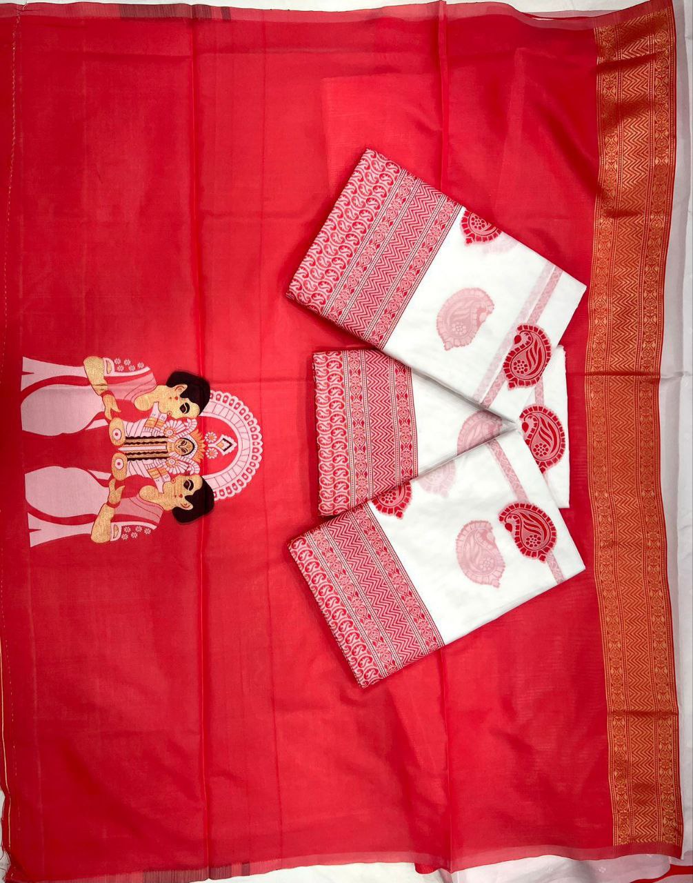Beautiful Traditional Look Gorgeous Banarasi Soft Silk Saree.