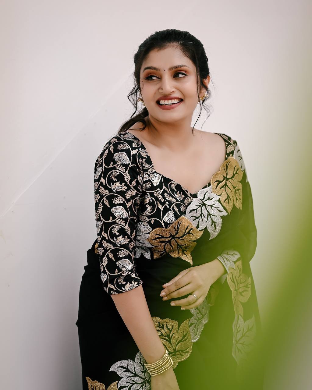 Perfact Designer Black Sartin Chiffon Silk Saree Collection.