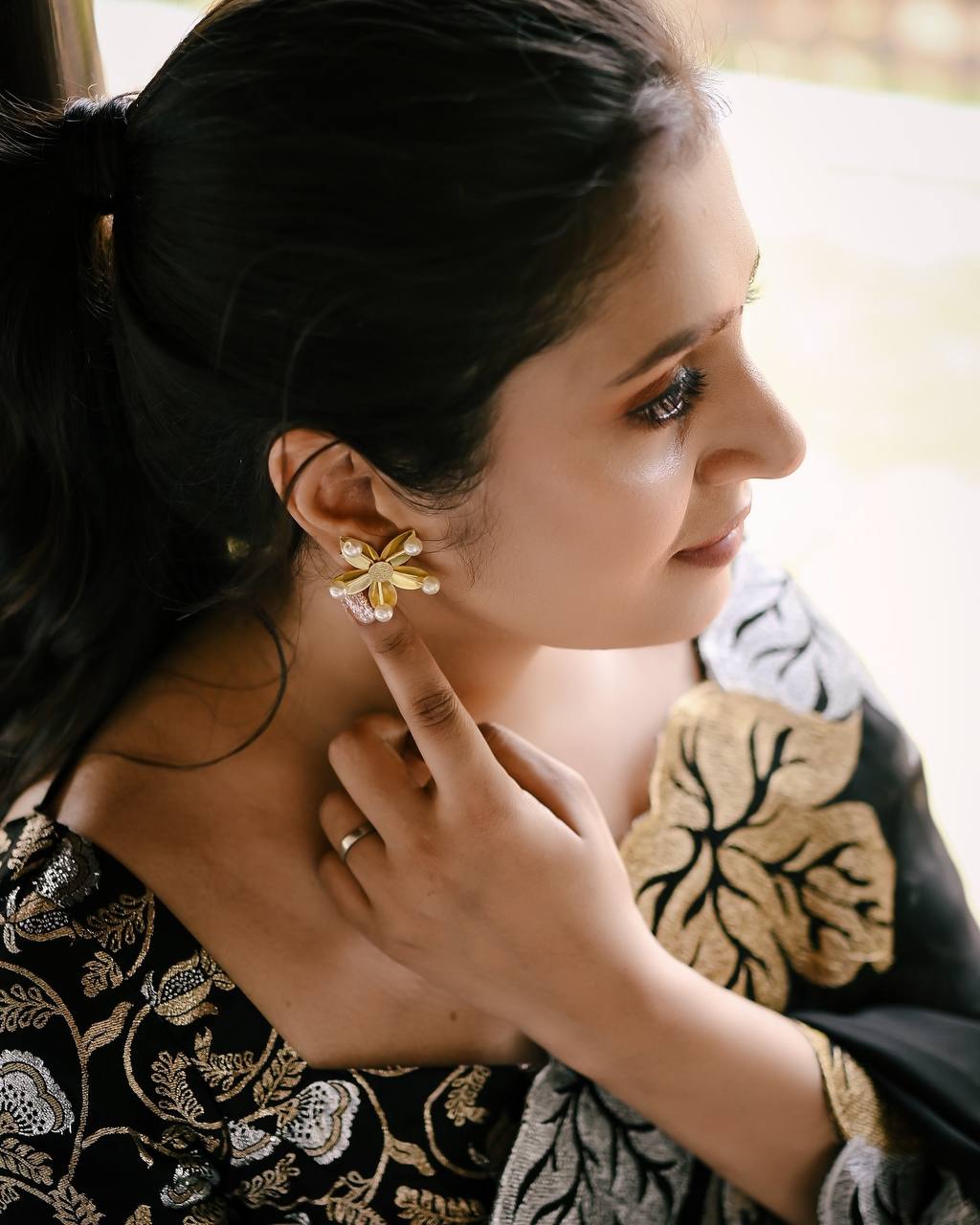 Perfact Designer Black Sartin Chiffon Silk Saree Collection.