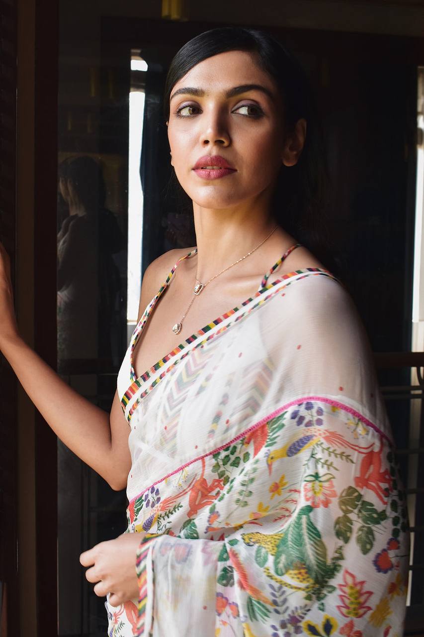 Beautiful Digital Printed Faux Georgette Saree.