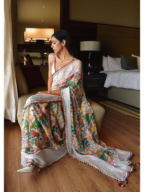 Beautiful Digital Printed Faux Georgette Saree.