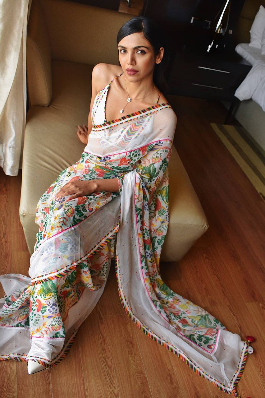Beautiful Digital Printed Faux Georgette Saree.