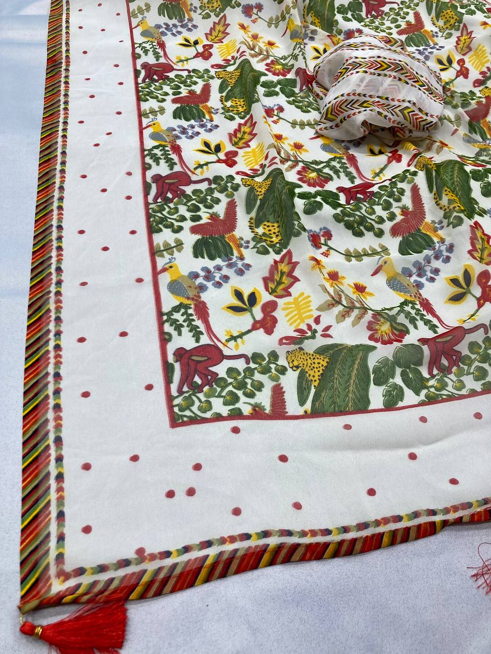 Beautiful Digital Printed Faux Georgette Saree.