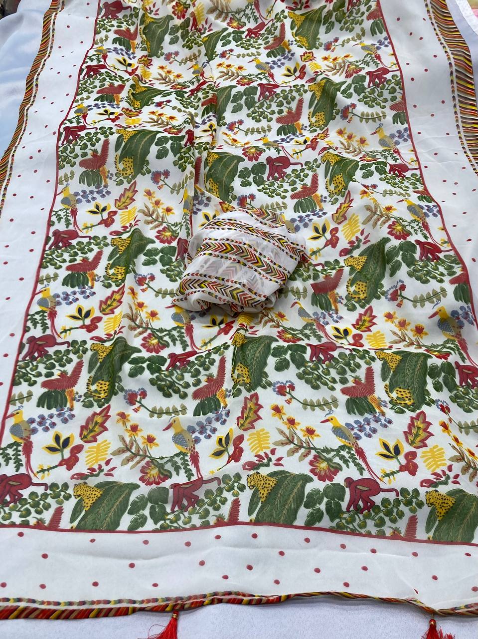 Beautiful Digital Printed Faux Georgette Saree.