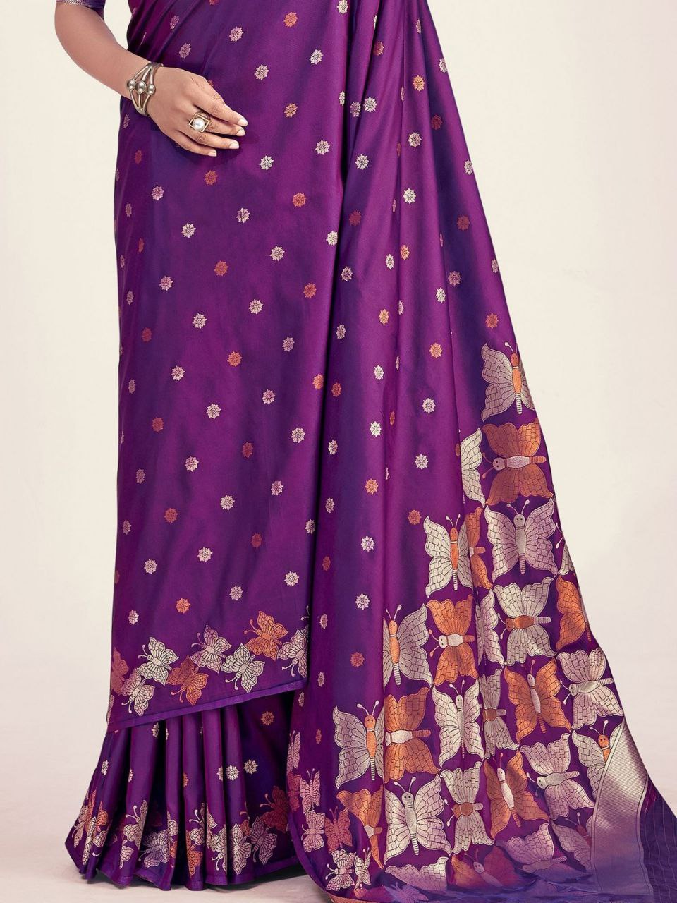 Trendy Designer Heavy Lichi Silk Saree Collection.