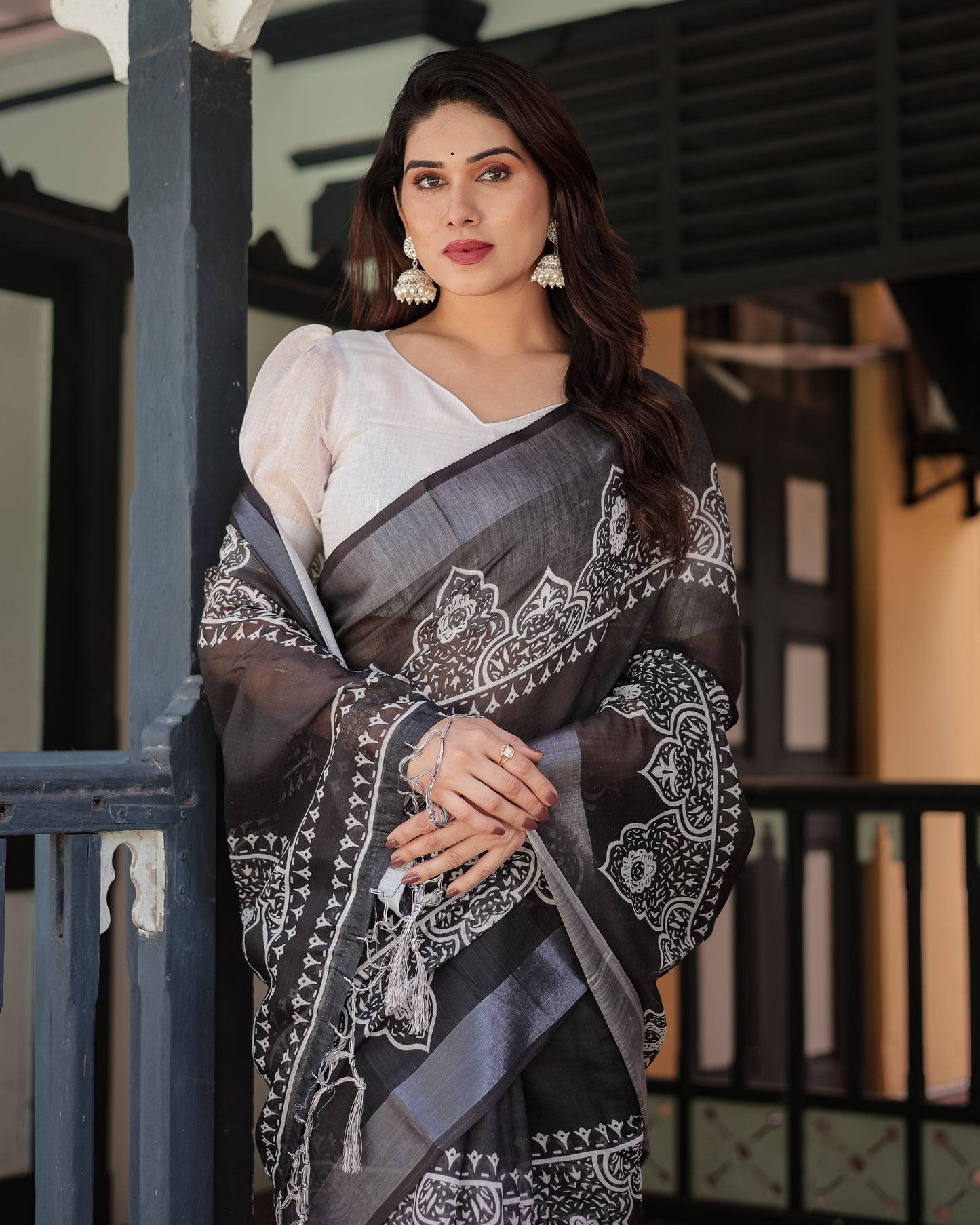 Black & White Classic  Pure Linen Saree with Tassels.