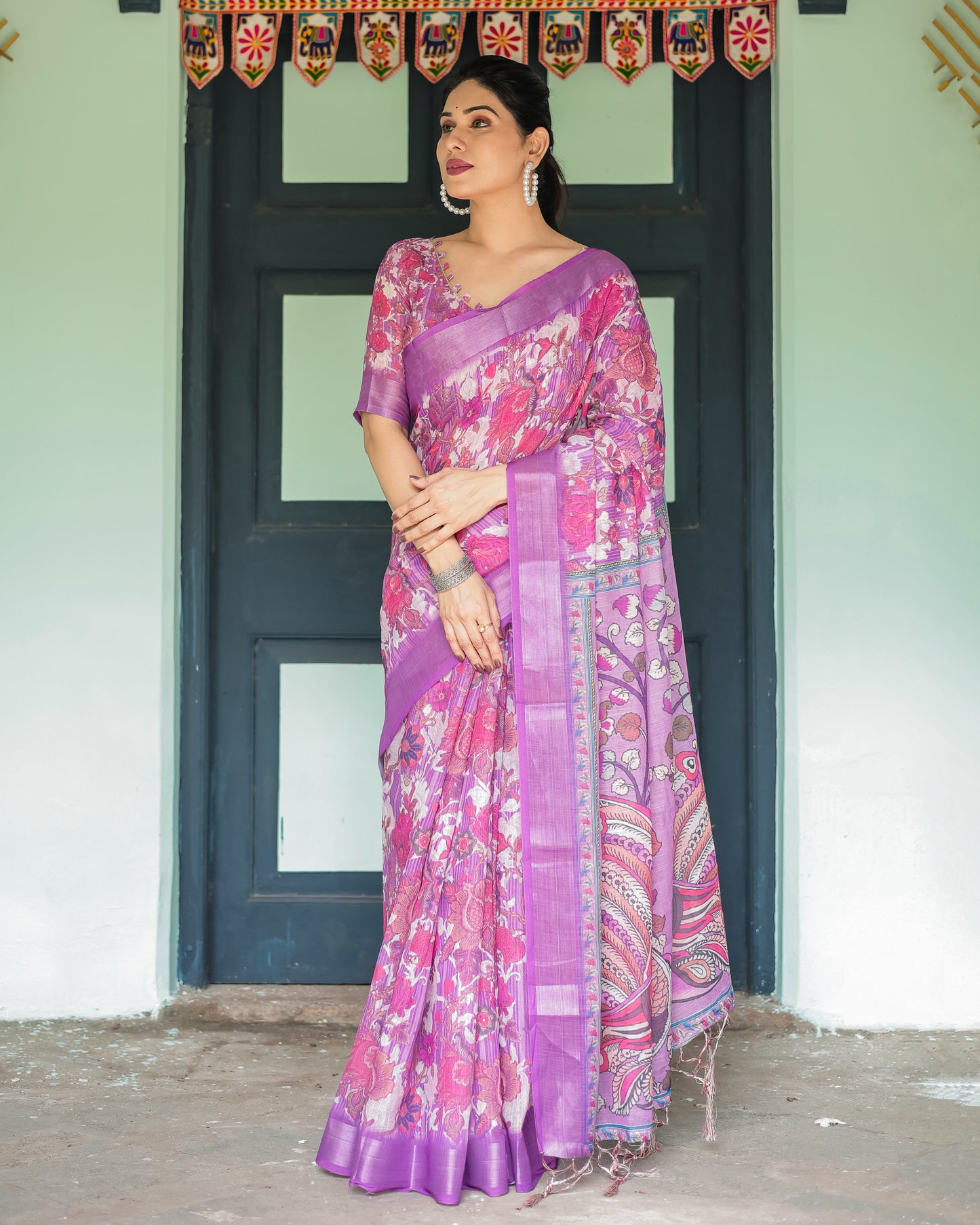 Elegant Floral Digital Print Linen Saree.