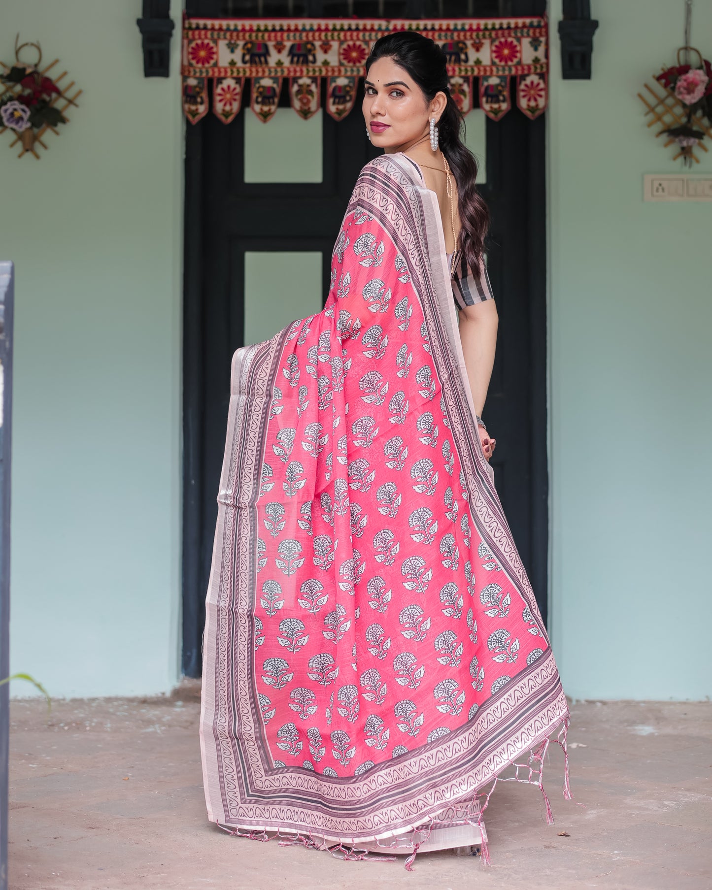 Elegant Pink & Black Digital Print Linen Saree.