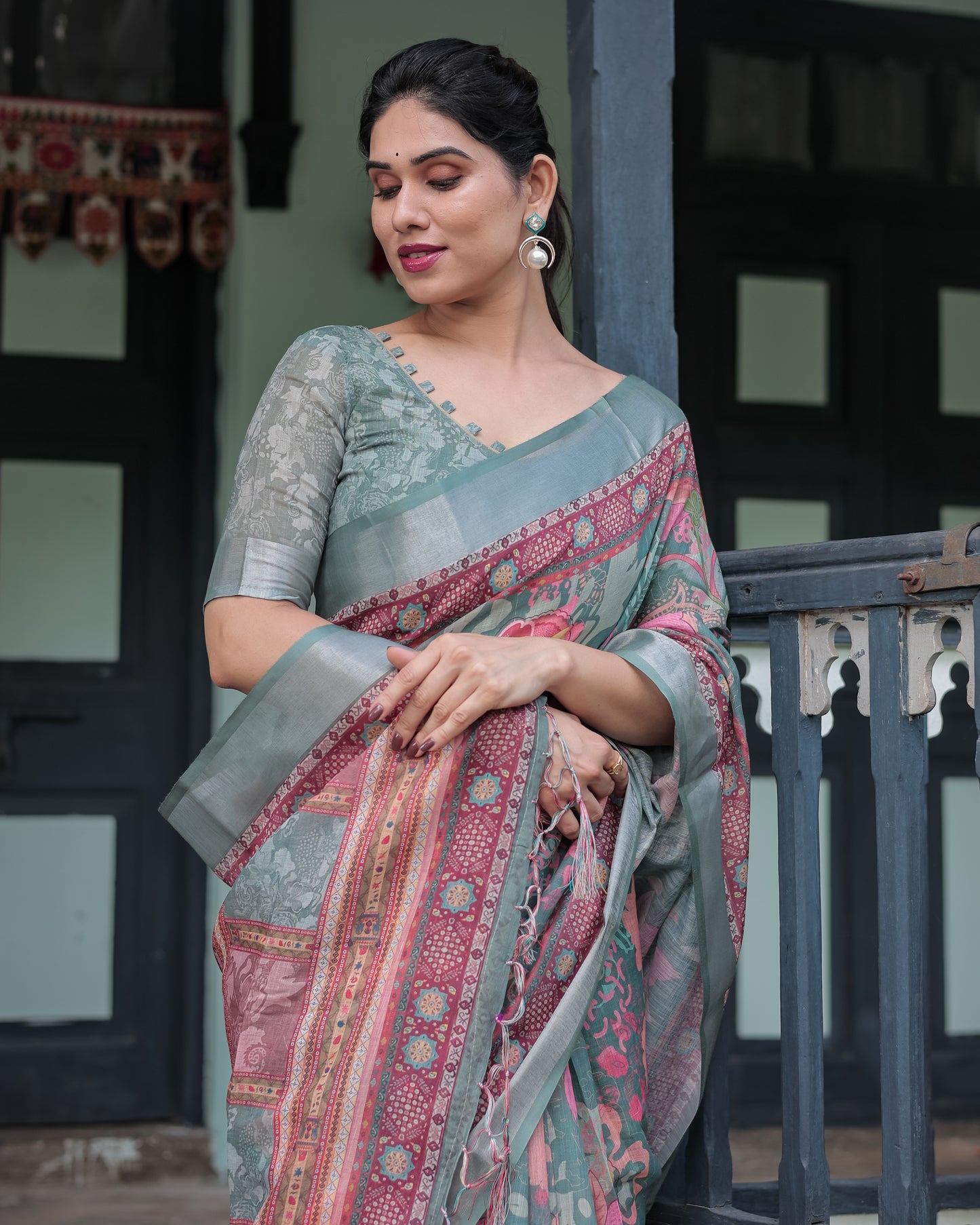 Gorgeous Teal-Green Linen Saree.