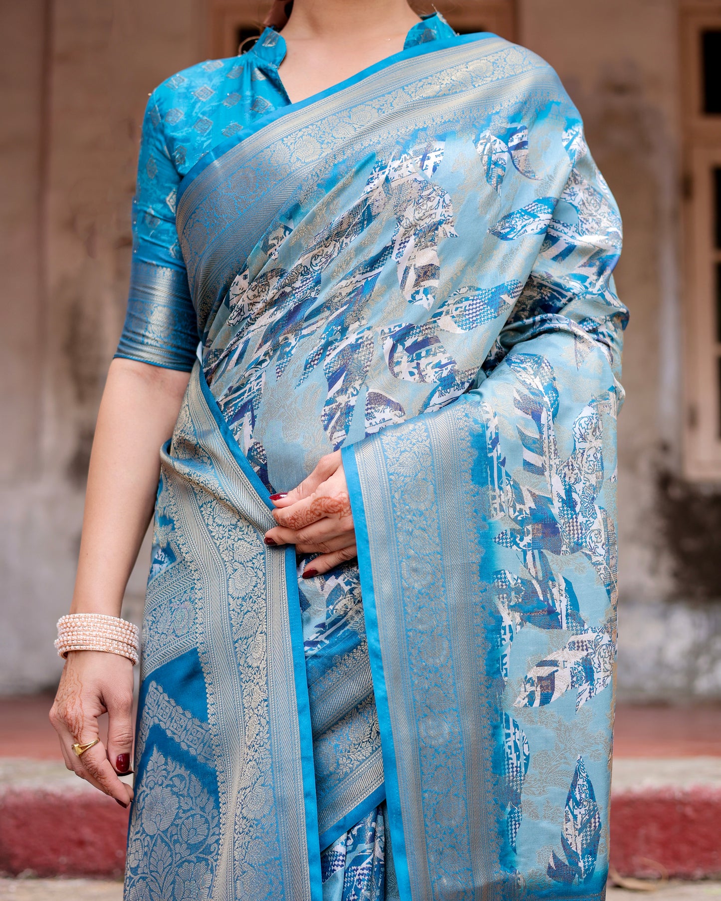Luxurious Mesmerizing Blue Banarasi Elegance!