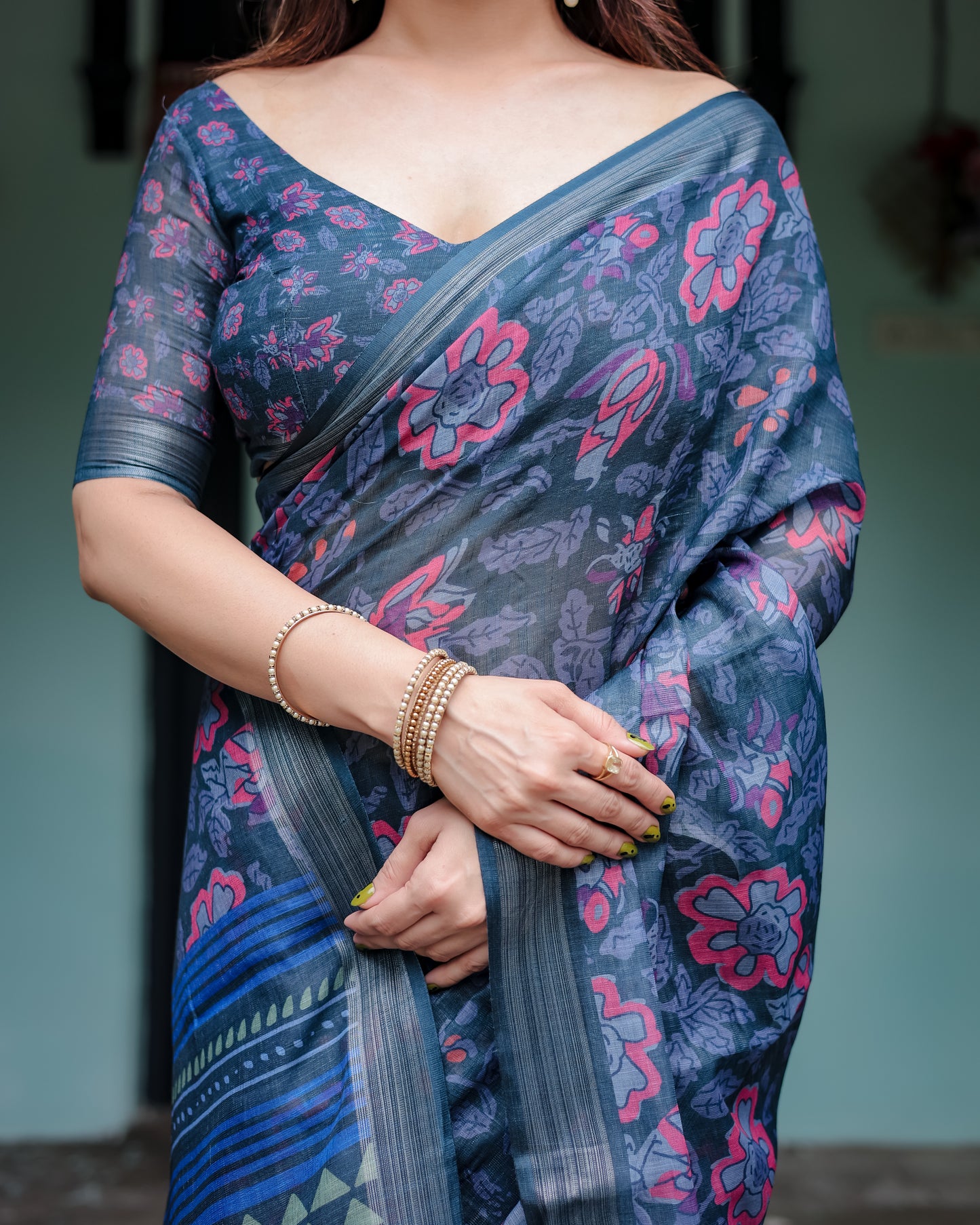 Adorable Designer New Pure Linen Saree with Tassels.