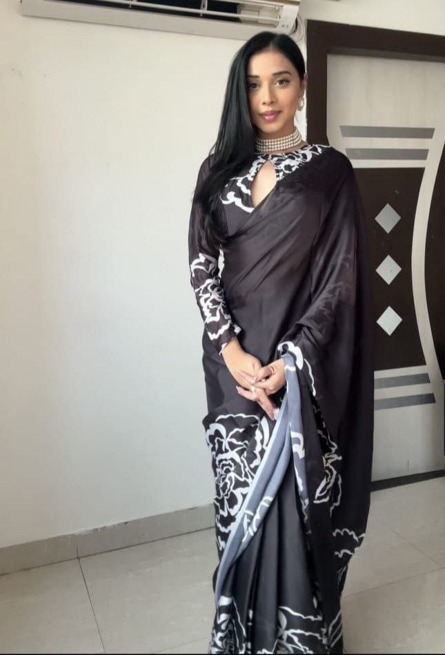 1 - Min Ready To Wear Rangoli Saree With Unstitched Blouse.