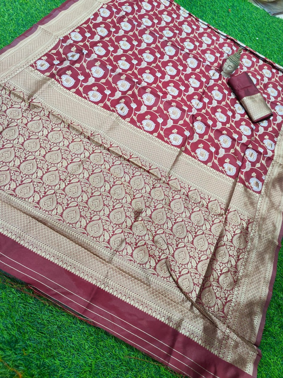 Indian Weddings Special Soft Lichi Silk Saree.
