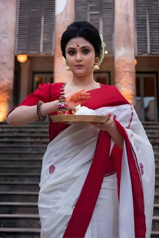 Beautiful Traditional Look Gorgeous Banarasi Soft Silk Saree.