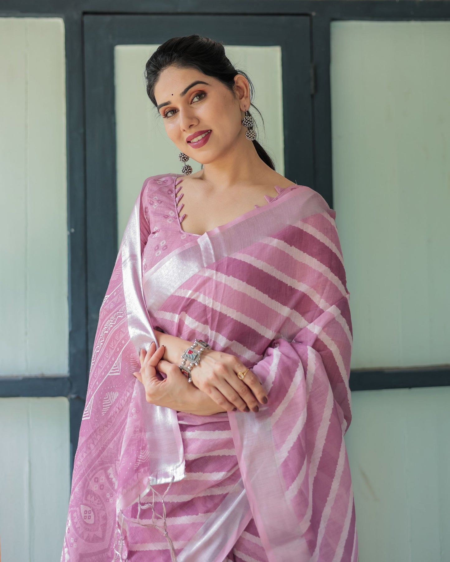 Graceful Lavender Linen Saree.
