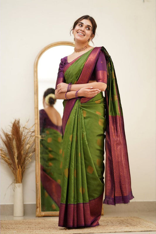 Impressive look Weddigns Special Soft Lichi Silk Saree.