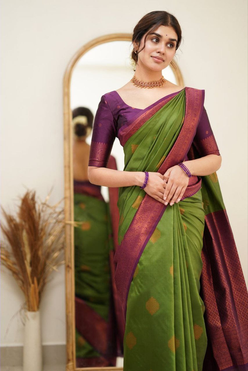 Impressive look Weddigns Special Soft Lichi Silk Saree.