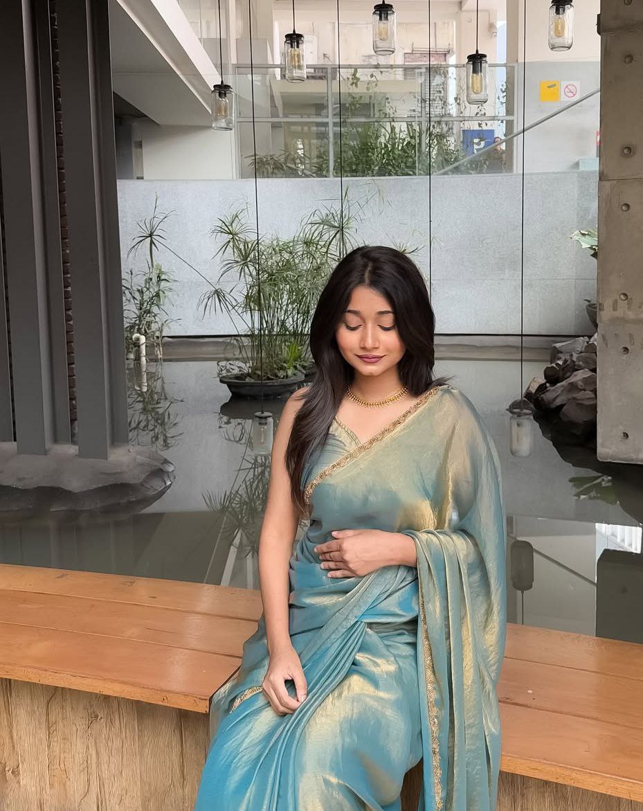 Most Pretty Designer Trendy Two Tone Saree Collection.