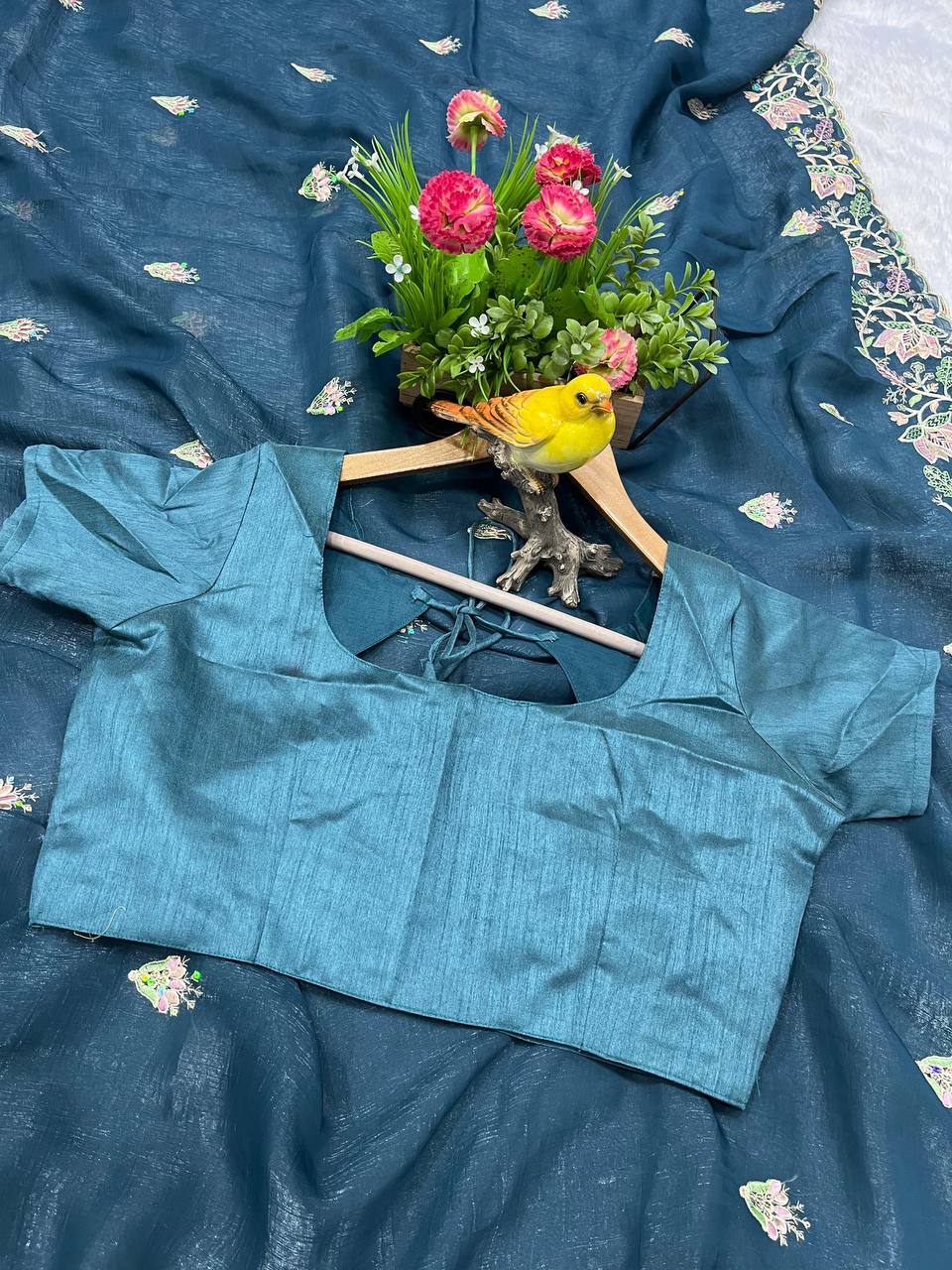 Latest Designer New Gold Crunchy Saree Collection.